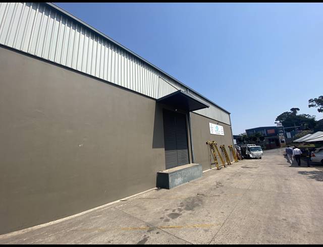 1,620M² WAREHOUSE TO LET IN WESTMEAD